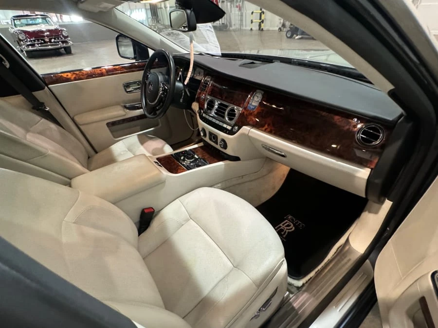 2010 Rolls-Royce Ghost 1st Gen - Image 9 of 14