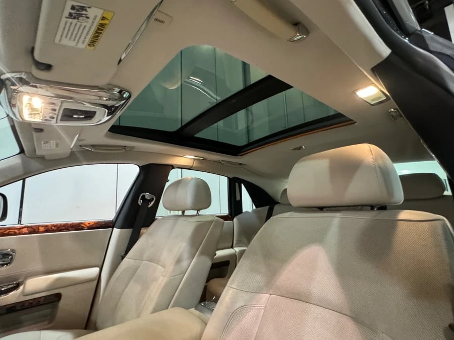 2010 Rolls-Royce Ghost 1st Gen - Image 7 of 14