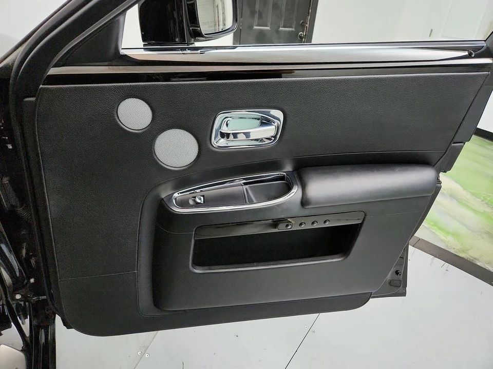 2010 Rolls-Royce Ghost 1st Gen - Image 28 of 31