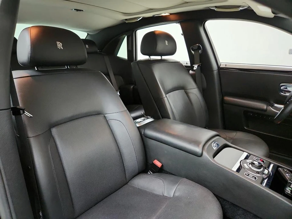 2010 Rolls-Royce Ghost 1st Gen - Image 27 of 31