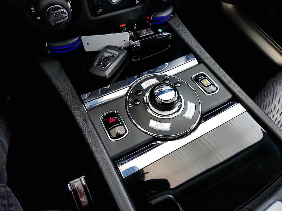 2010 Rolls-Royce Ghost 1st Gen - Image 18 of 31