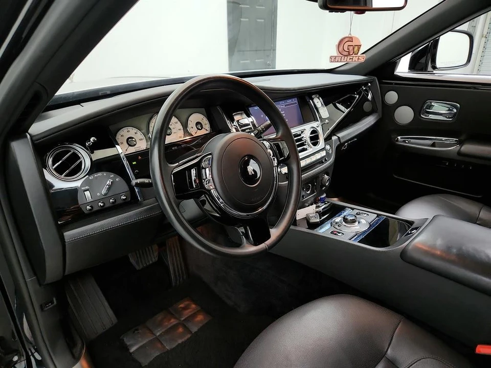 2010 Rolls-Royce Ghost 1st Gen - Image 13 of 31