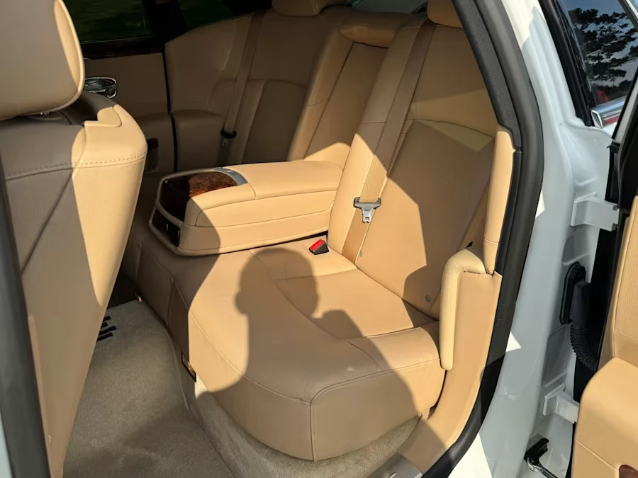 2010 Rolls-Royce Ghost 1st Gen - Image 8 of 12