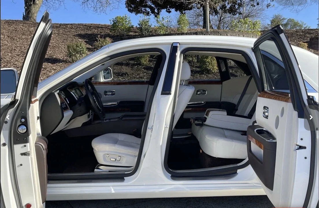 2010 Rolls-Royce Ghost 1st Gen - Image 11 of 17