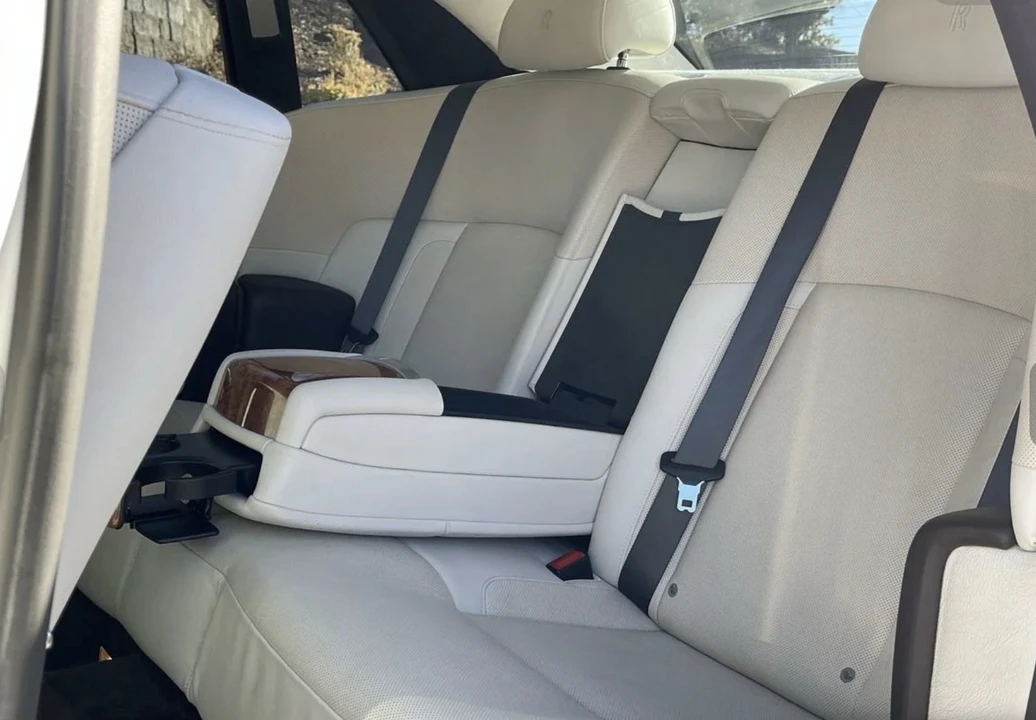 2010 Rolls-Royce Ghost 1st Gen - Image 10 of 17