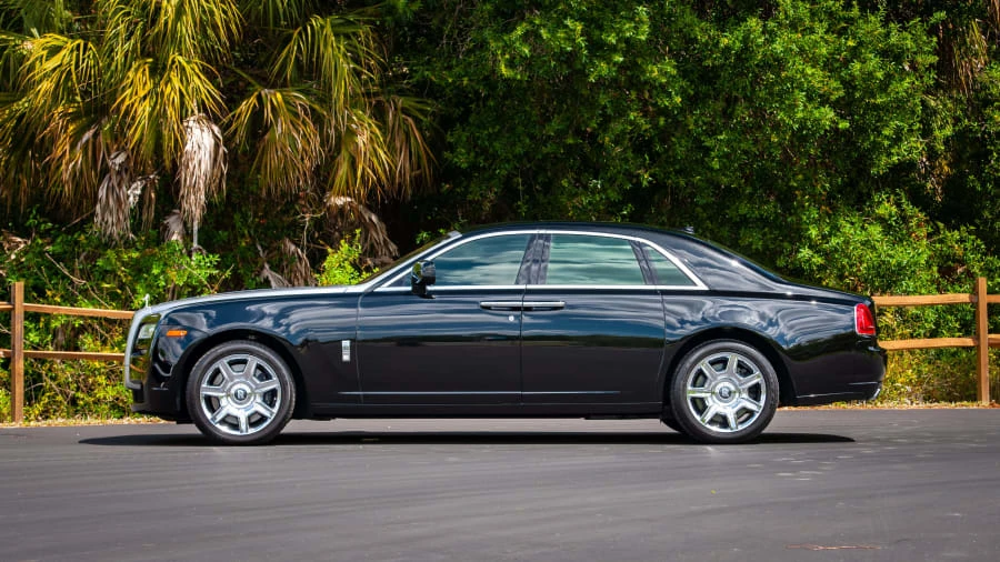 2010 Rolls-Royce Ghost 1st Gen - Image 2 of 31