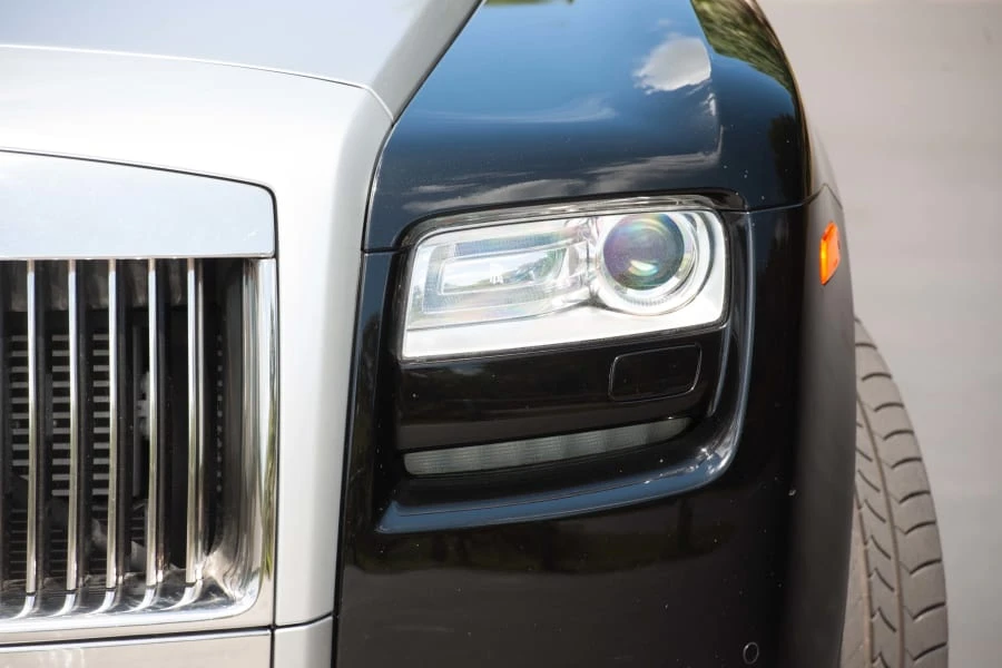 2010 Rolls-Royce Ghost 1st Gen - Image 27 of 31