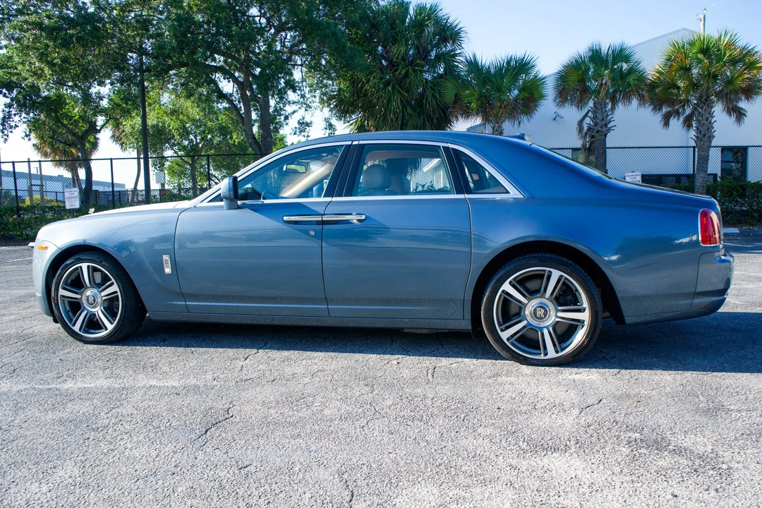 2010 Rolls-Royce Ghost 1st Gen - Image 14 of 31