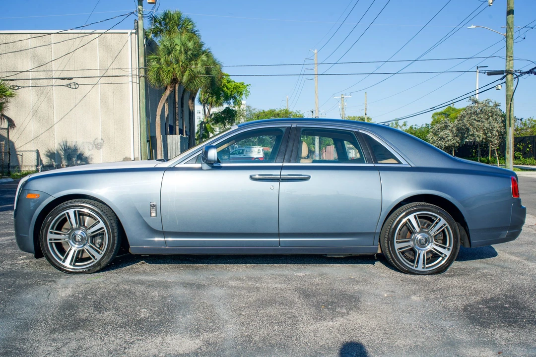 2010 Rolls-Royce Ghost 1st Gen - Image 15 of 31