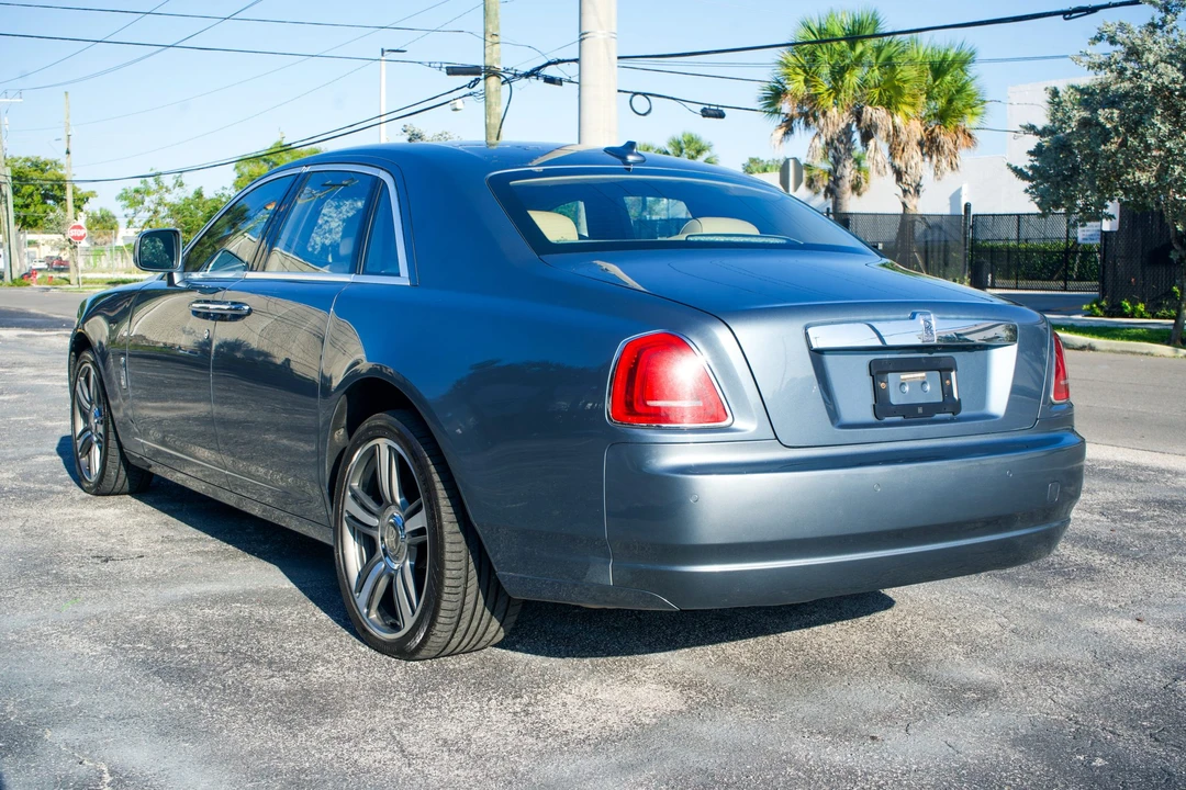 2010 Rolls-Royce Ghost 1st Gen - Image 19 of 31