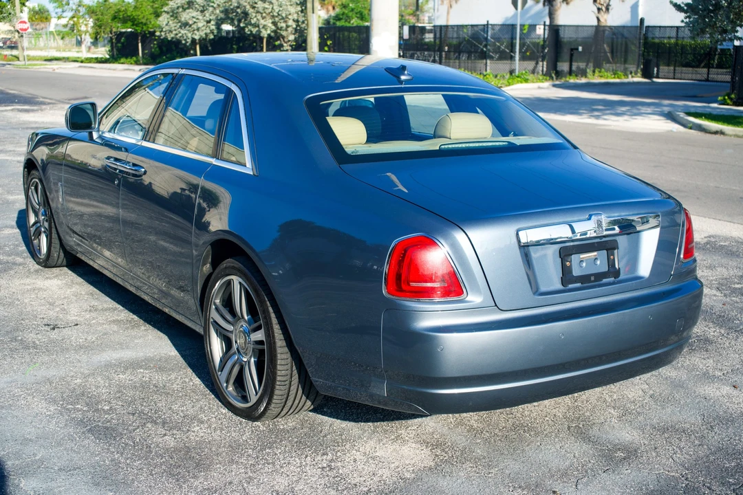 2010 Rolls-Royce Ghost 1st Gen - Image 20 of 31