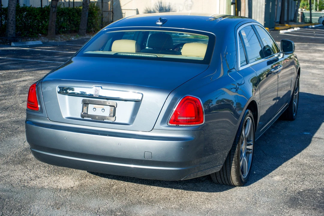 2010 Rolls-Royce Ghost 1st Gen - Image 24 of 31