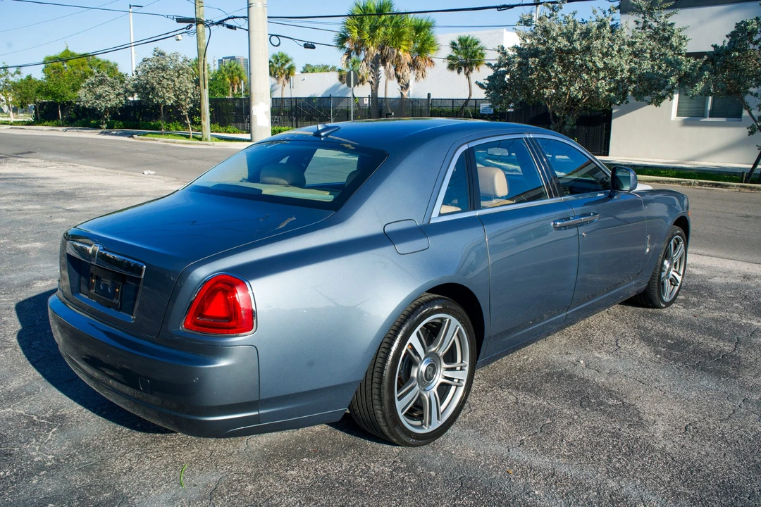 2010 Rolls-Royce Ghost 1st Gen - Image 27 of 31