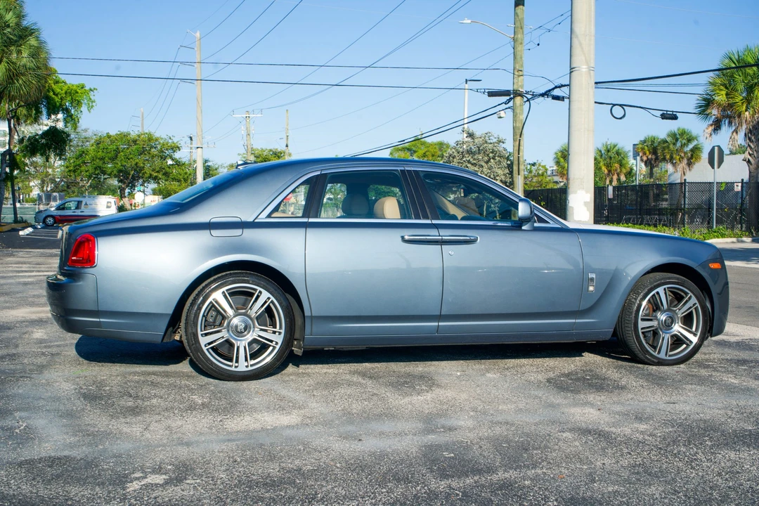 2010 Rolls-Royce Ghost 1st Gen - Image 30 of 31