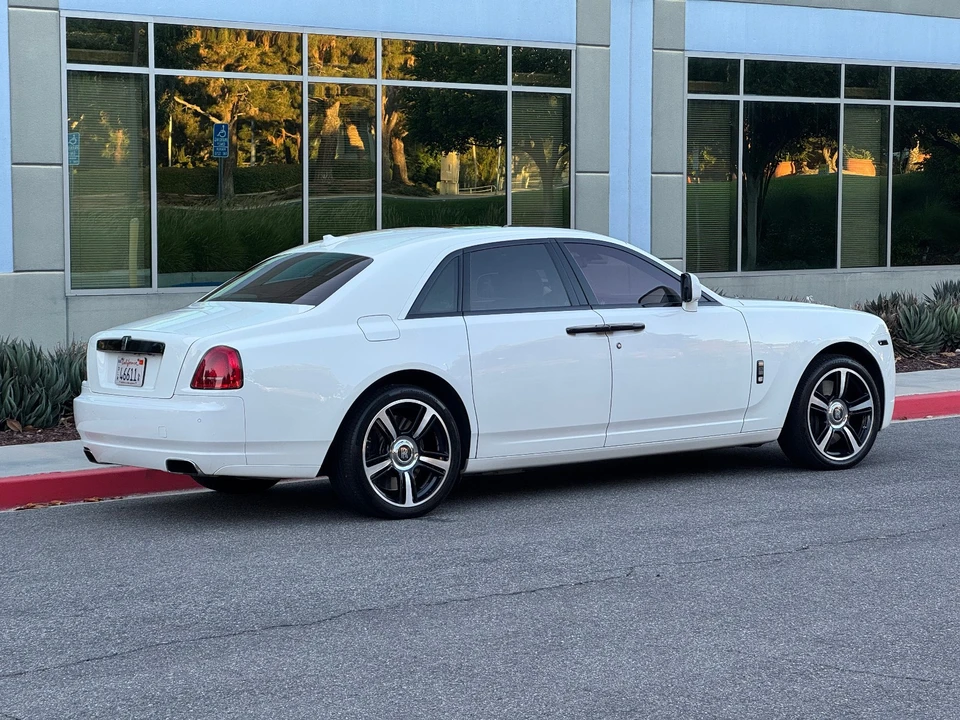 2010 Rolls-Royce Ghost 1st Gen - Image 6 of 8