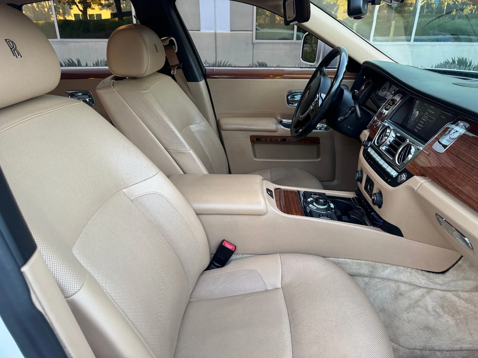 2010 Rolls-Royce Ghost 1st Gen - Image 7 of 8