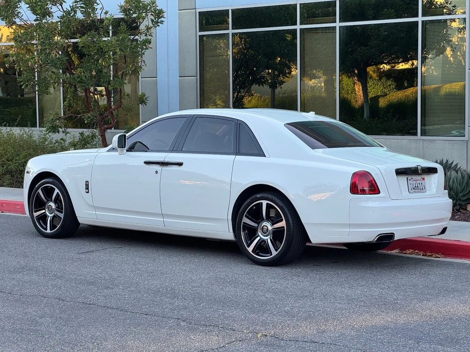 2010 Rolls-Royce Ghost 1st Gen - Image 3 of 8