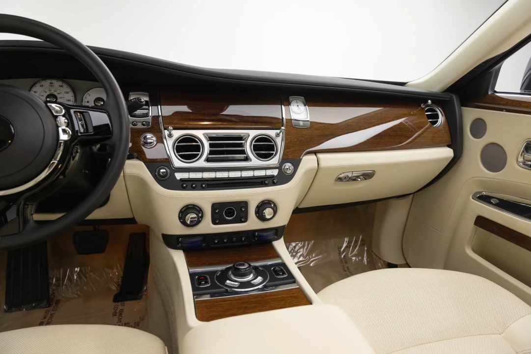 2010 Rolls-Royce Ghost 1st Gen - Image 14 of 21