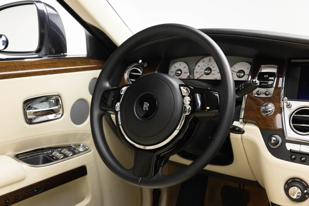2010 Rolls-Royce Ghost 1st Gen - Image 10 of 31