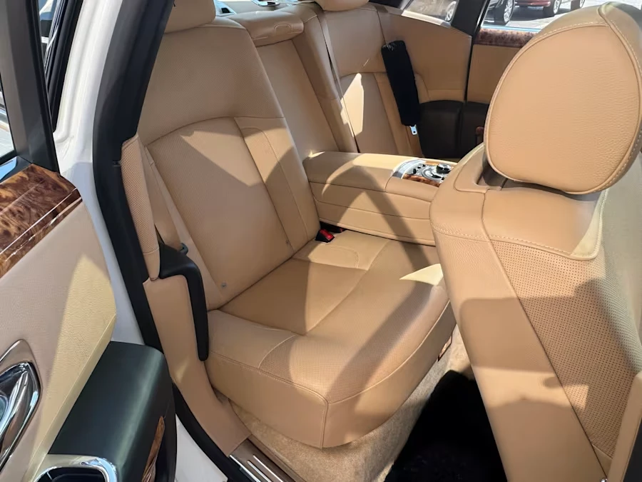2010 Rolls-Royce Ghost 1st Gen - Image 10 of 16