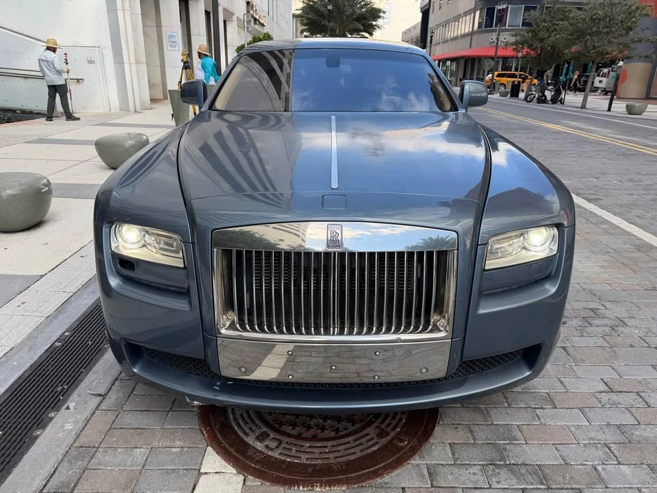 2010 Rolls-Royce Ghost 1st Gen - Image 2 of 20