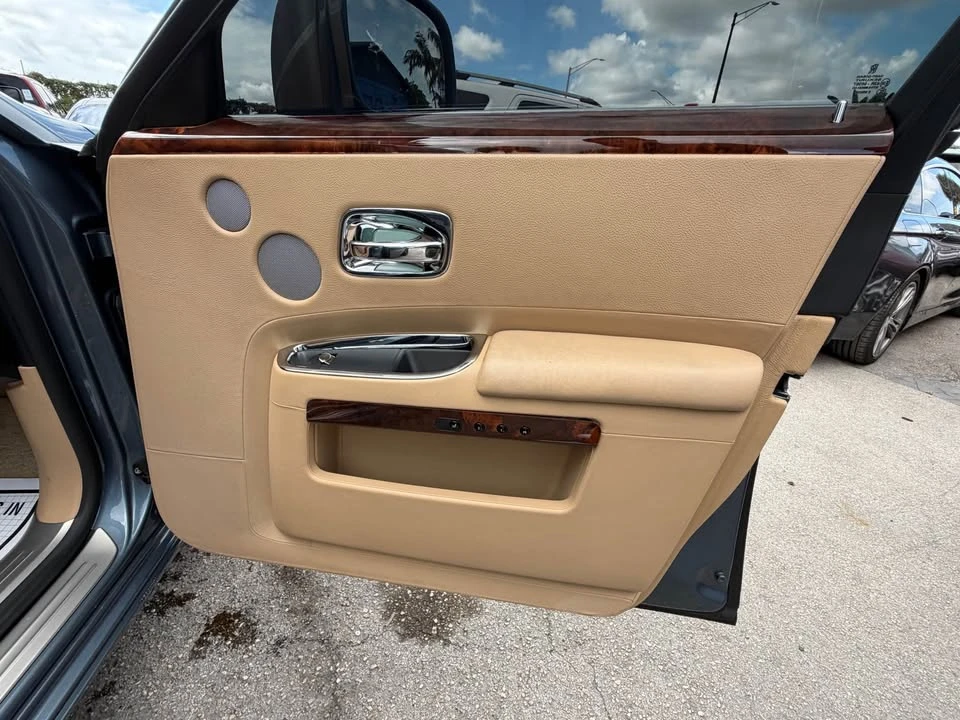 2010 Rolls-Royce Ghost 1st Gen - Image 16 of 20