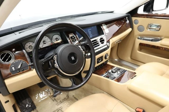 2010 Rolls-Royce Ghost 1st Gen - Image 2 of 31