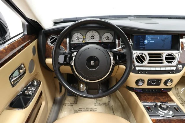 2010 Rolls-Royce Ghost 1st Gen - Image 22 of 31
