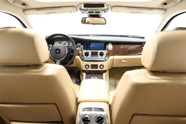2010 Rolls-Royce Ghost 1st Gen - Image 28 of 31