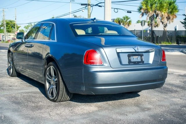 2010 Rolls-Royce Ghost 1st Gen - Image 24 of 31
