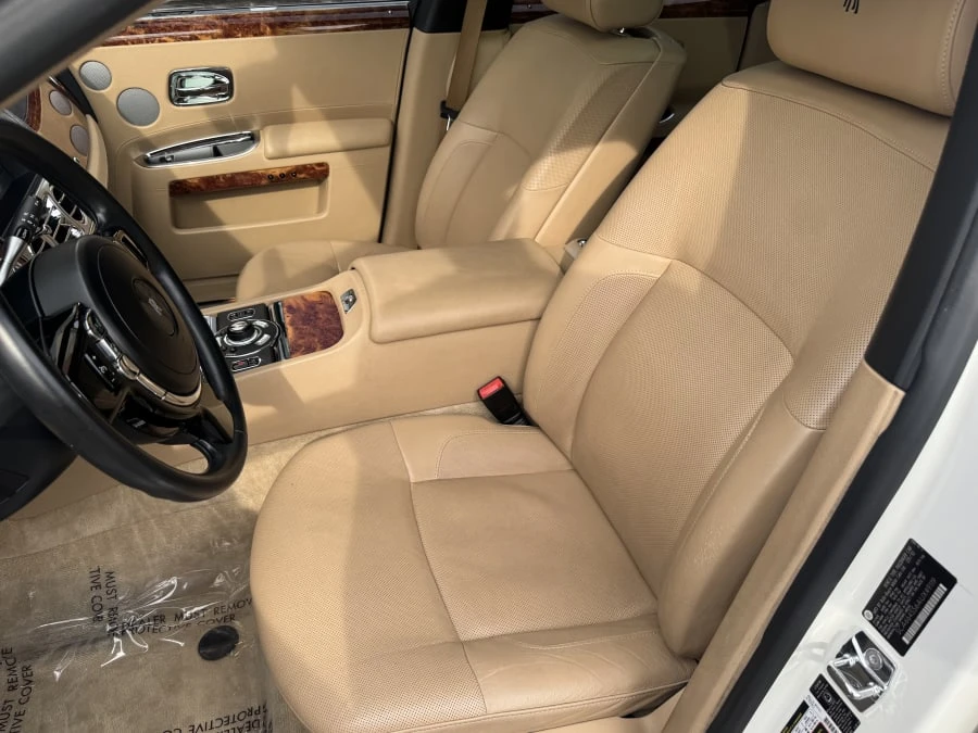 2010 Rolls-Royce Ghost 1st Gen - Image 9 of 15