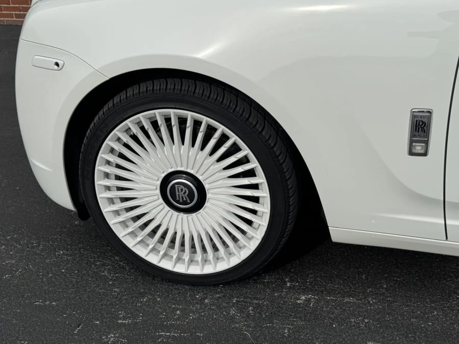 2010 Rolls-Royce Ghost 1st Gen - Image 5 of 15