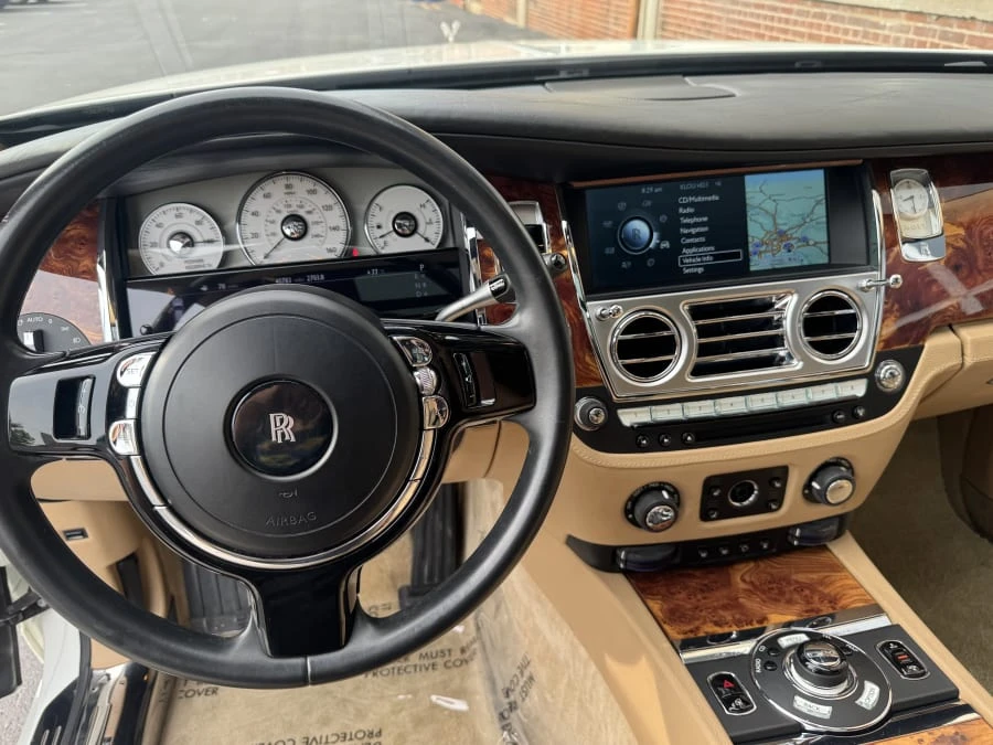 2010 Rolls-Royce Ghost 1st Gen - Image 10 of 15