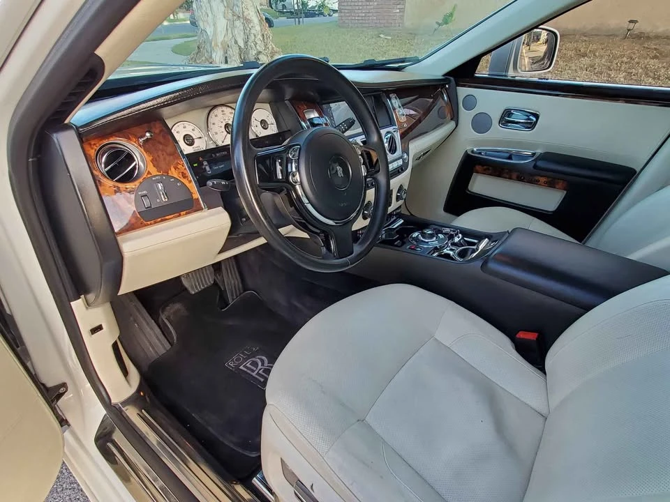 2010 Rolls-Royce Ghost 1st Gen - Image 8 of 20