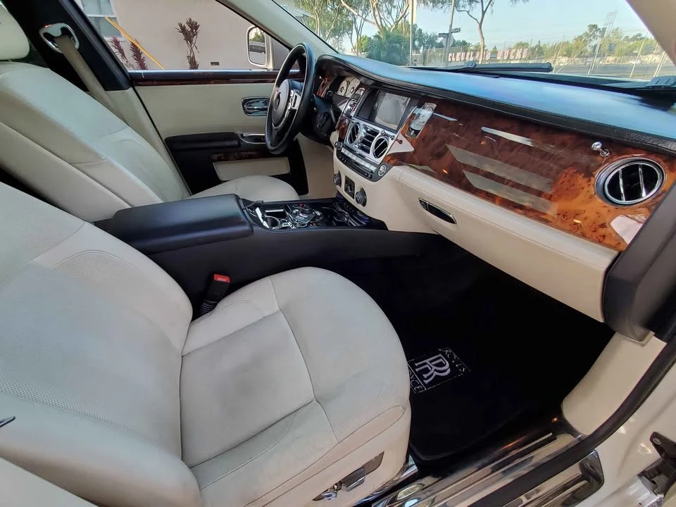 2010 Rolls-Royce Ghost 1st Gen - Image 10 of 20