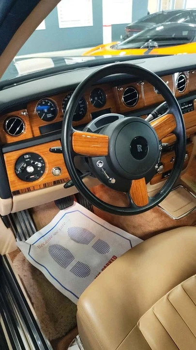 2010 Rolls-Royce Phantom VII - Image 6 of 7