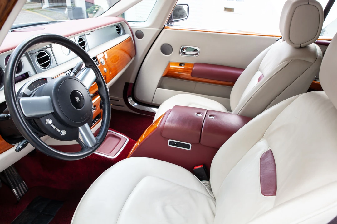 2010 Rolls-Royce Phantom VII - Image 19 of 31