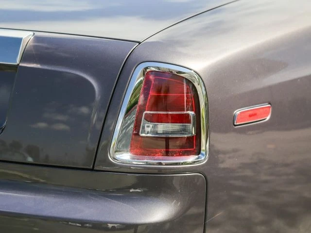 2010 Rolls-Royce Phantom VII - Image 15 of 31