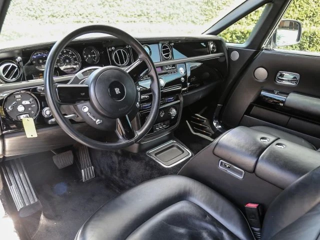 2010 Rolls-Royce Phantom VII - Image 28 of 31