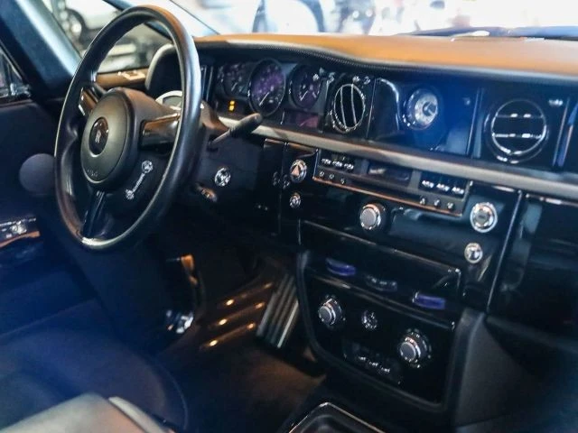 2010 Rolls-Royce - Image 8 of 18