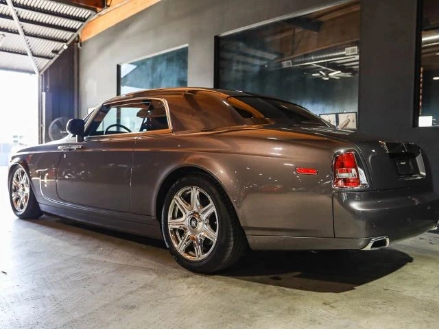 2010 Rolls-Royce - Image 3 of 18