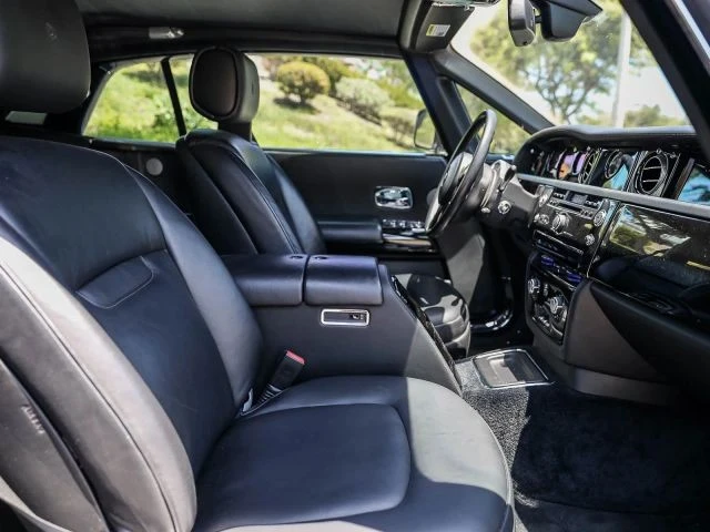 2010 Rolls-Royce Phantom VII - Image 24 of 31