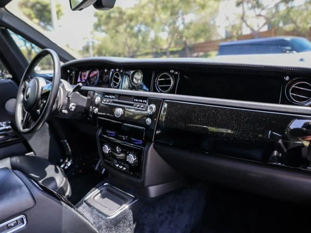 2010 Rolls-Royce Phantom VII - Image 25 of 31