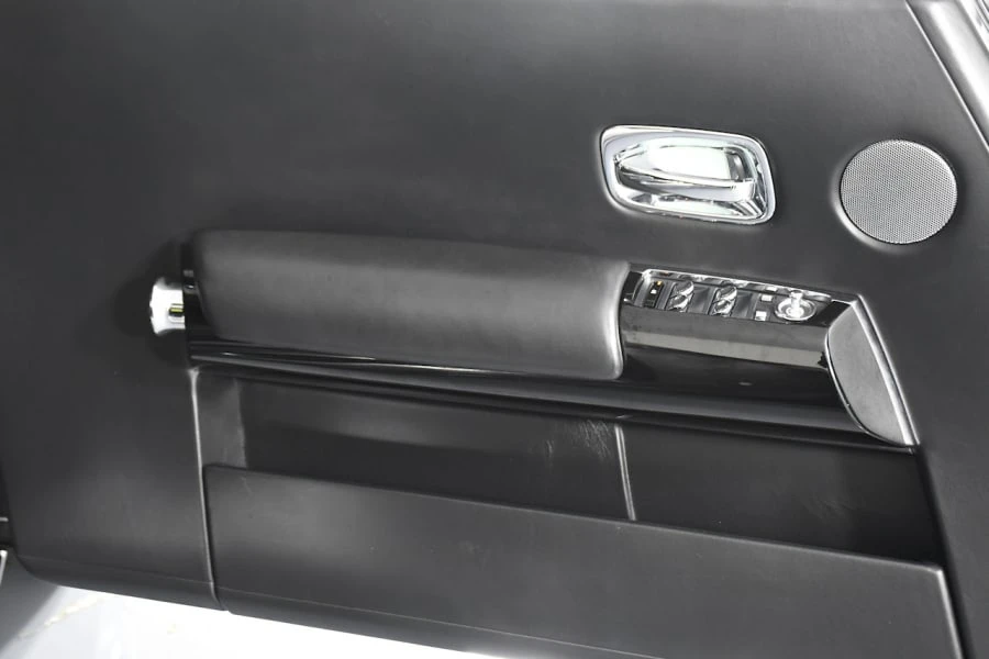 2010 Rolls-Royce Phantom VII - Image 16 of 31
