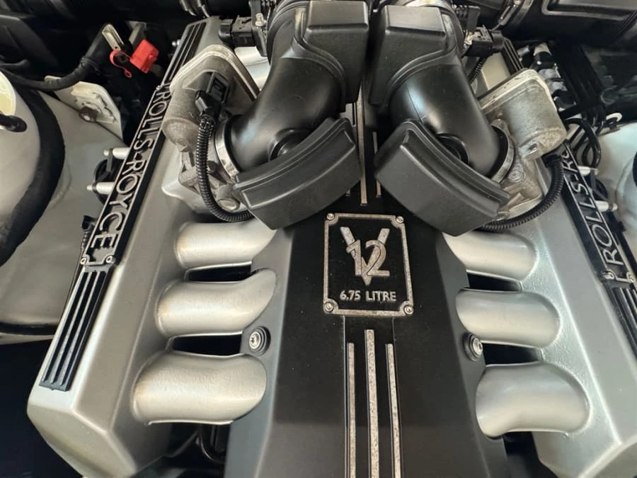 2010 Rolls-Royce Phantom VII - Image 17 of 18