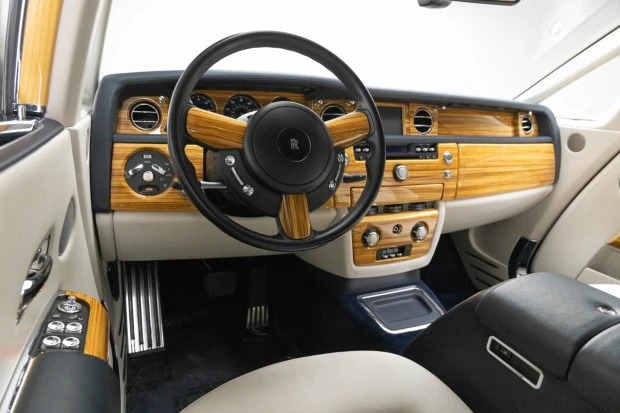 2010 Rolls-Royce Phantom VII - Image 6 of 8