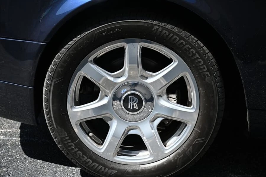 2010 Rolls-Royce Phantom VII - Image 7 of 16