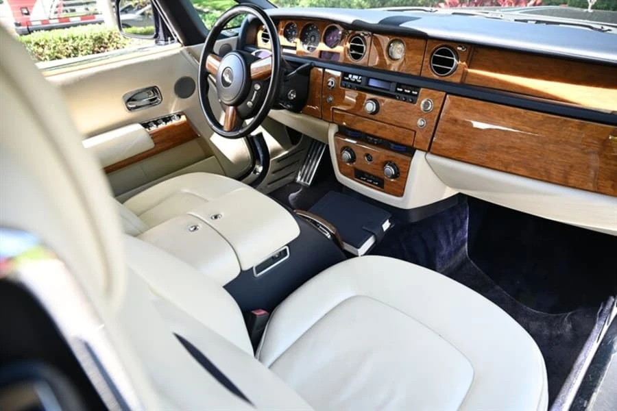 2010 Rolls-Royce Phantom VII - Image 14 of 16