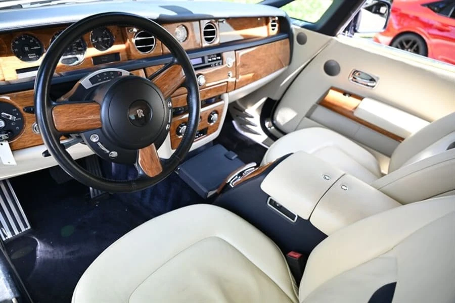 2010 Rolls-Royce Phantom VII - Image 13 of 16
