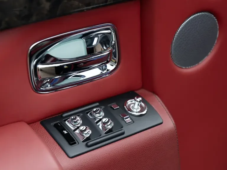 2010 Rolls-Royce Phantom VII - Image 28 of 31